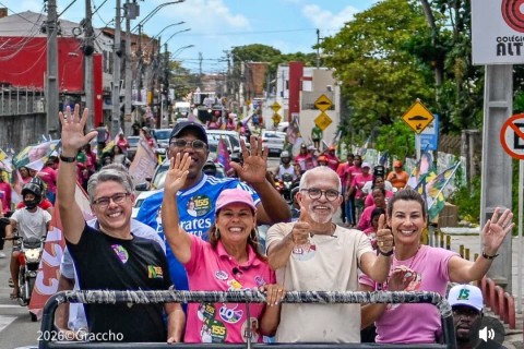 Alessandro e Gedalva ganham destaque em carreata neste domingo em São Cristóvão