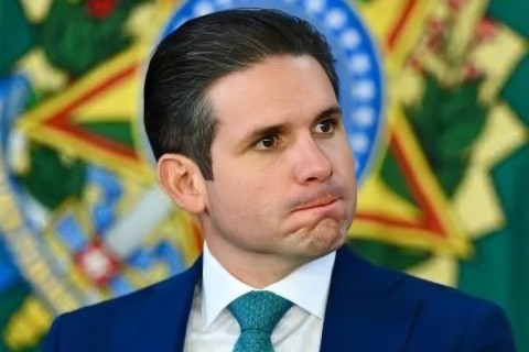 Não tem como dar um Golpe de Estado estando em outro País - Hugo Motta