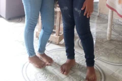 Alunos são barrados em colégio estadual de São Cristóvão por falta de tênis; pais denunciam exclusão