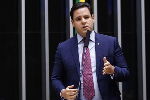 De ex-apoiador do MST a líder da direita em SE: Rodrigo Valadares ganha o aval de Flávio Bolsonaro
